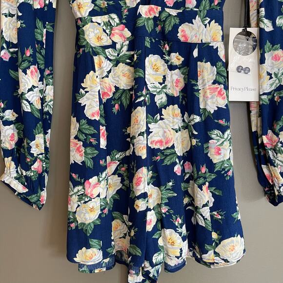 NWT Privacy Please Concord Romper Navy Blue Floral Size‎ Small Deep V-neck Sexy - Picture 7 of 16
